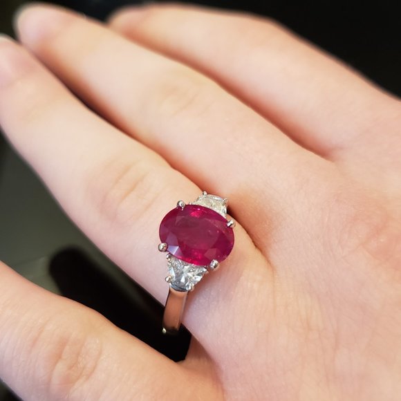 GIA certified Ruby and Diamond Ring - Picture 4 of 12